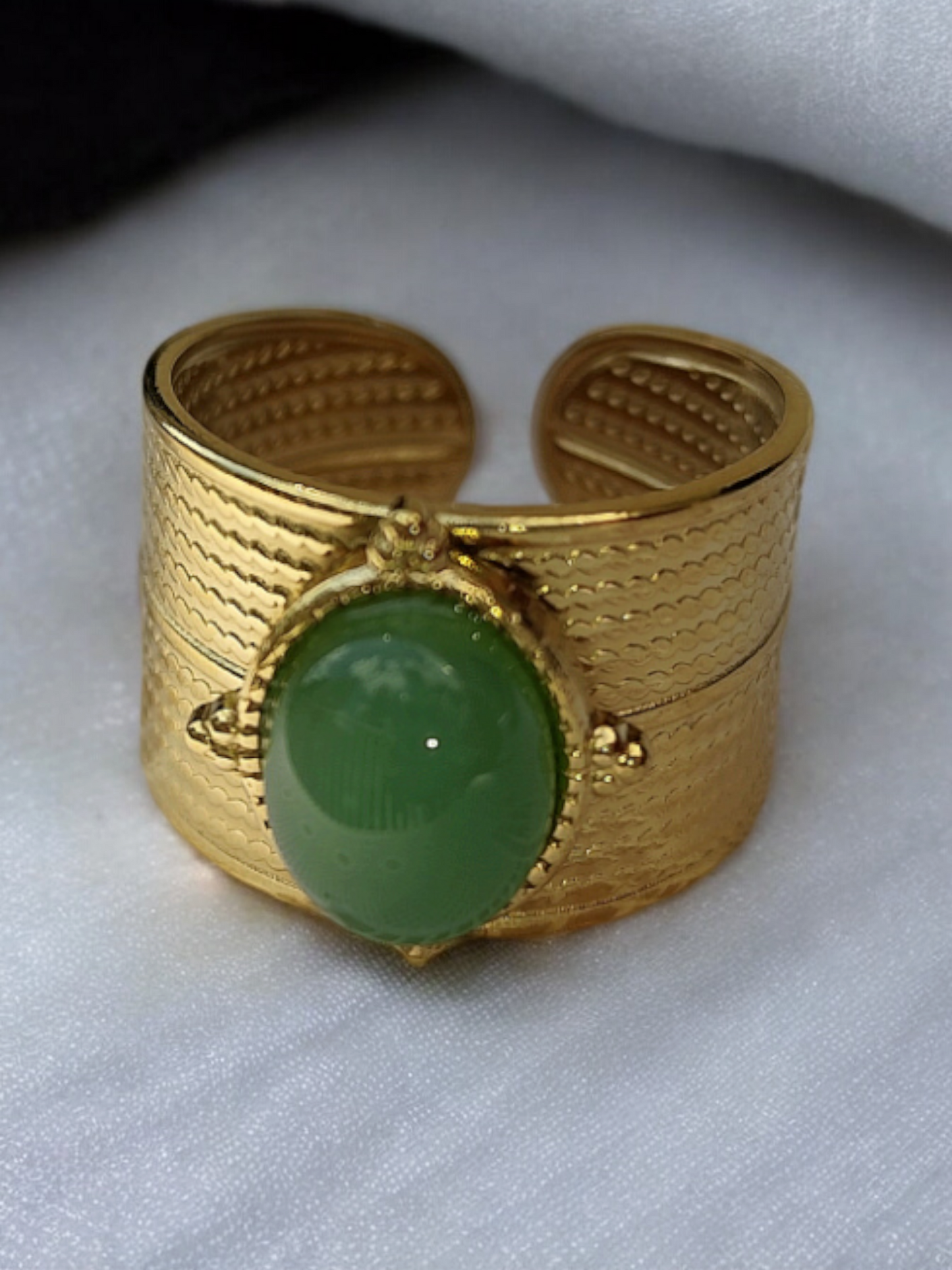 Bague plaqué or 14 carats en Aventurine Verte (réglable)